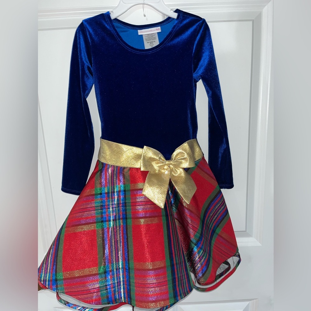 Little Girls Long Sleeved Velvet Bodice to Plaid Skirt Dress